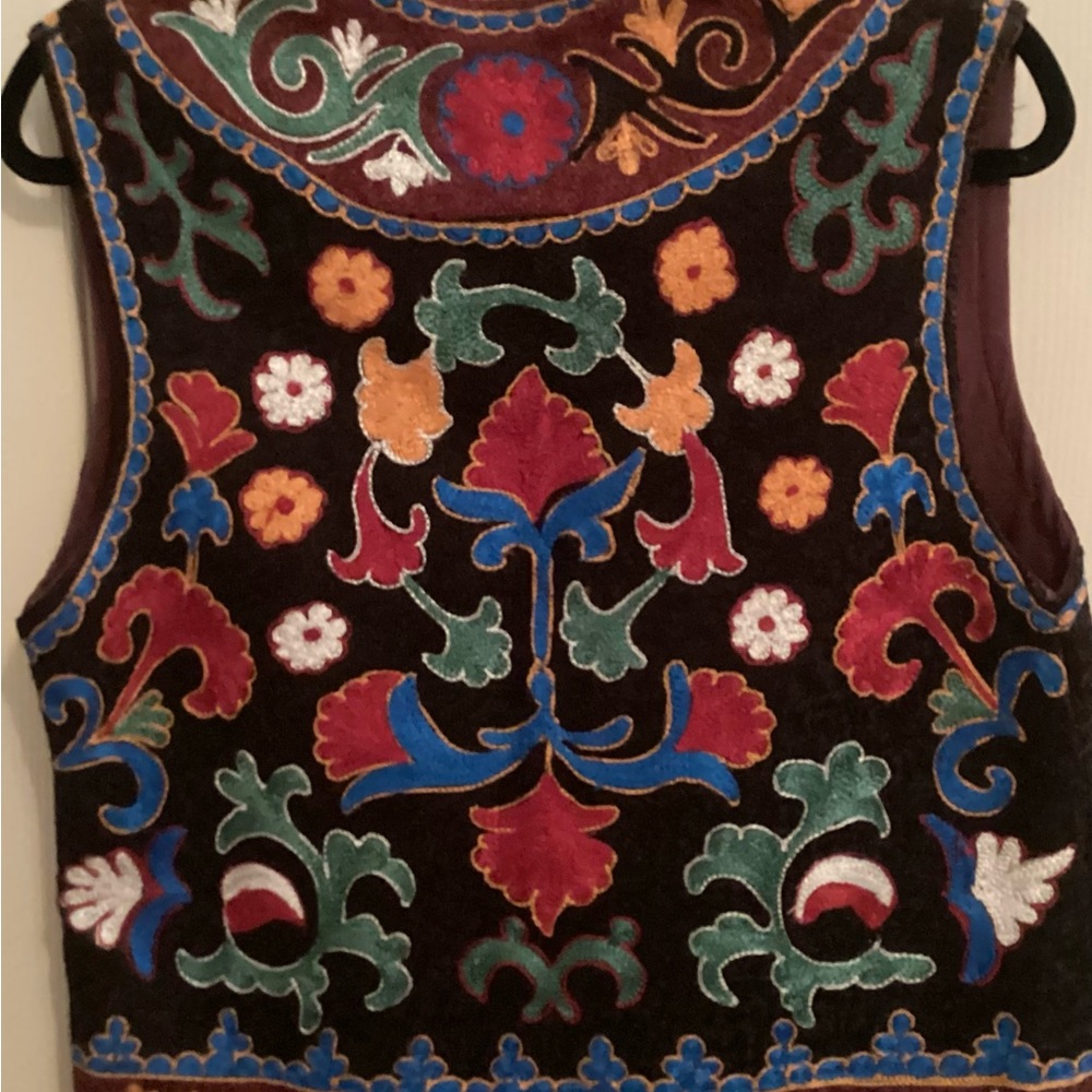 Colorful Embroidered Vest - Picture 2 of 2